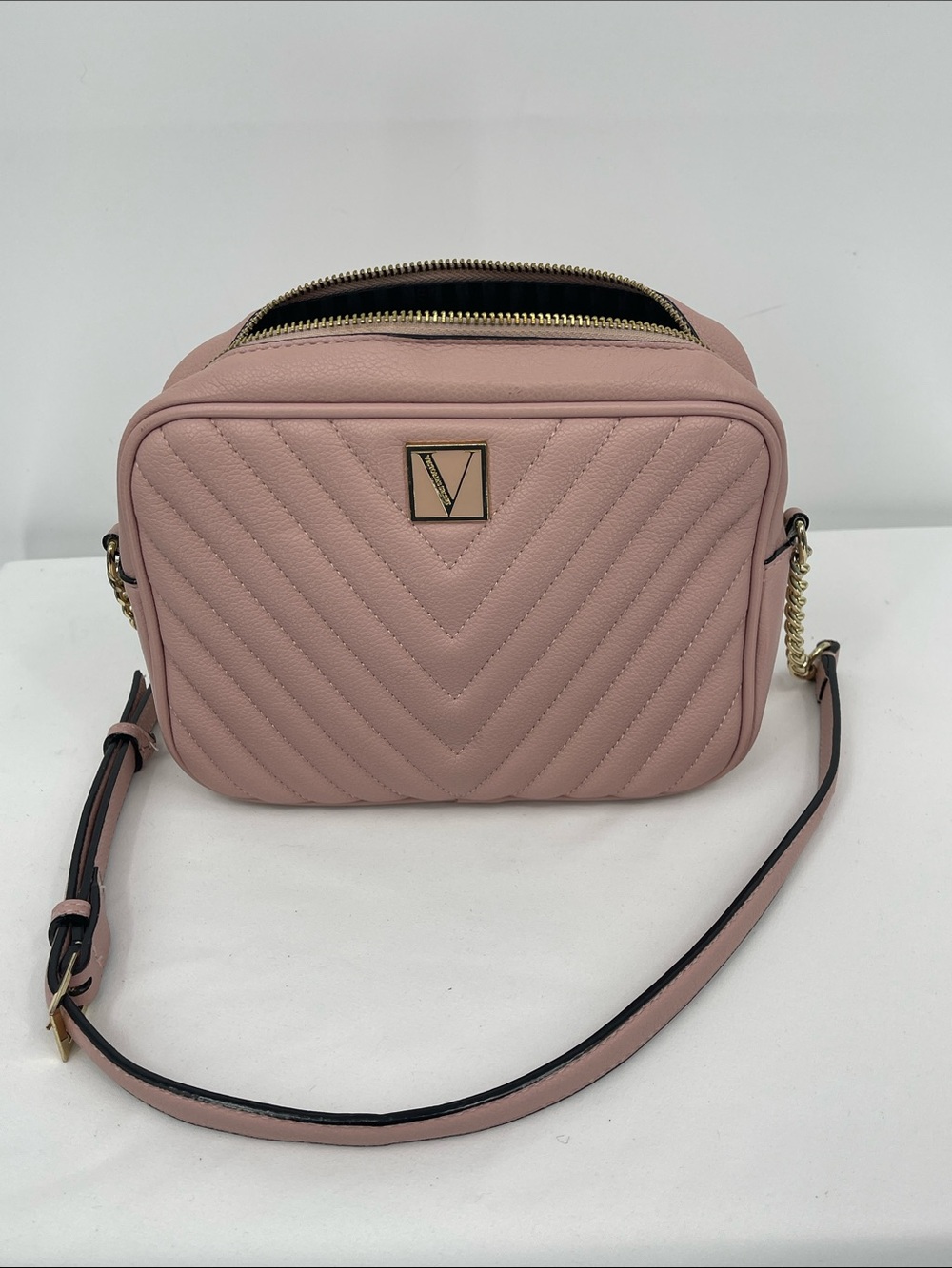 VICTORIA’S SECRET Quilted Blush Crossbody Bag with Gold Accent LIKE NEW